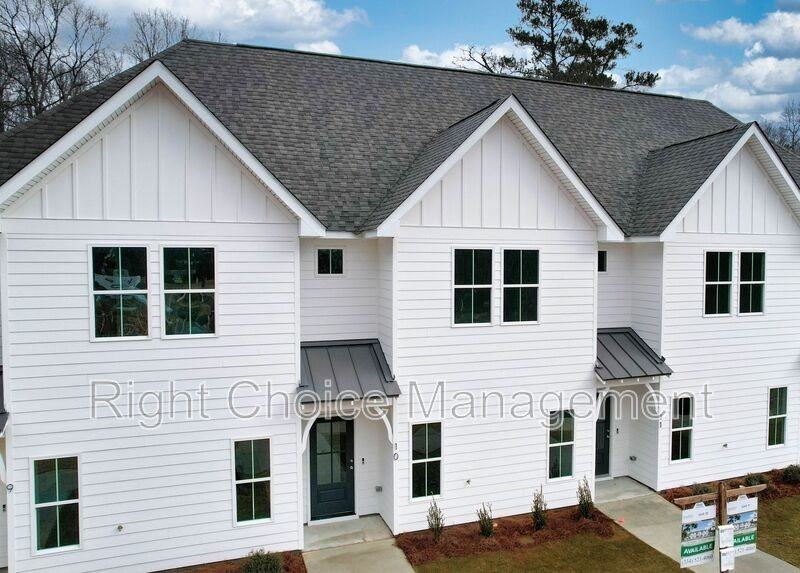 630 Village Dr #10 - Photo 3 of 19