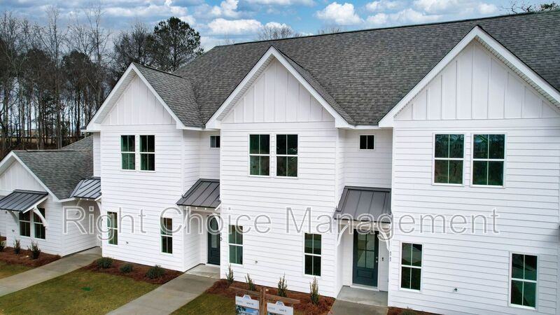 630 Village Dr #10 - Photo 5 of 19