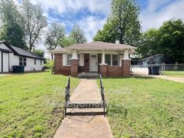 featured image of 1220 Ne 17th St