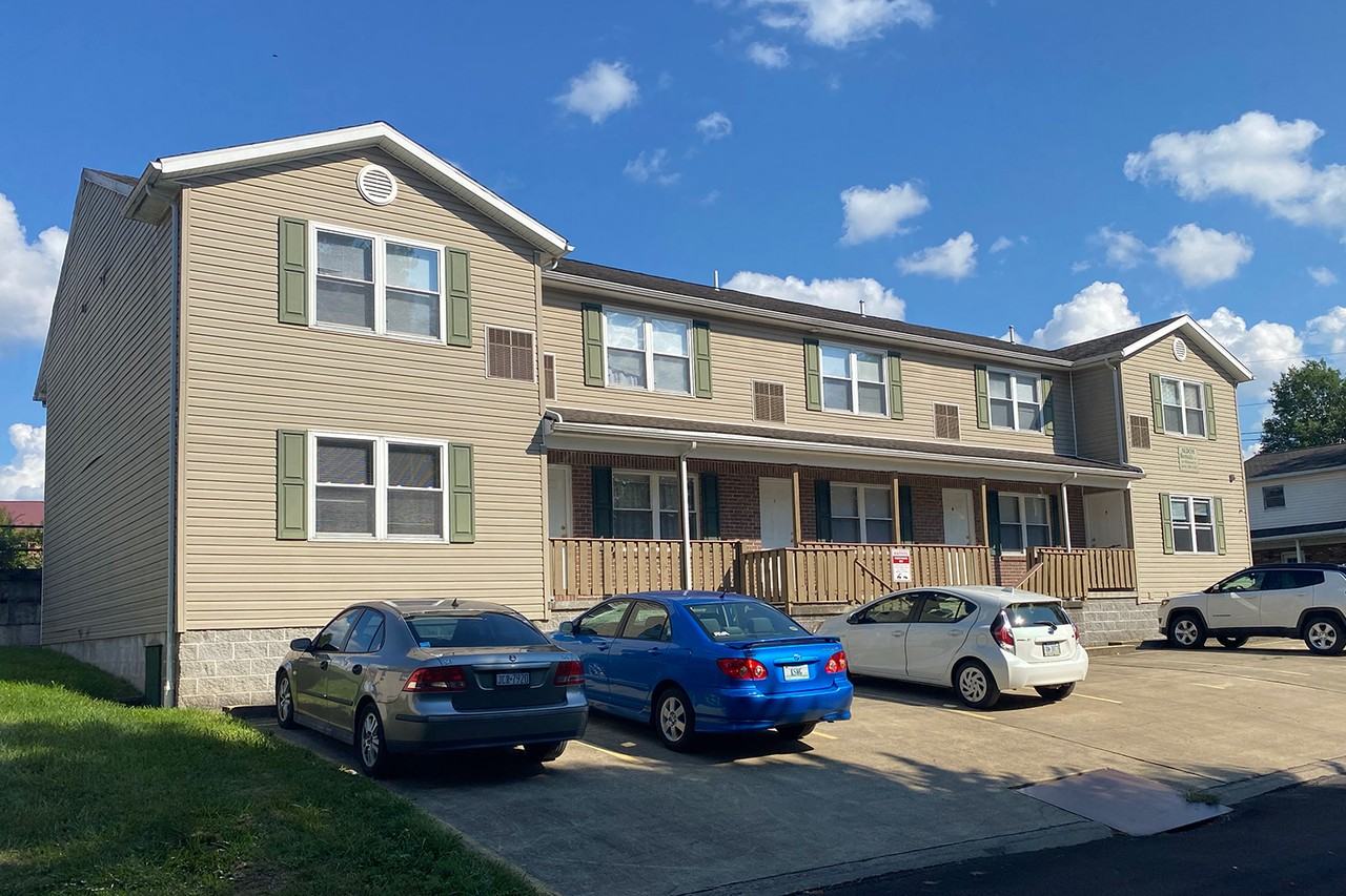 248 Wildwood Street - Photo 4 of 33