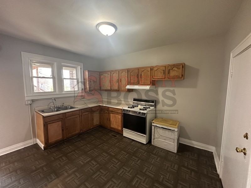 3931 Catalpa St Apt 1r - Photo 4 of 7