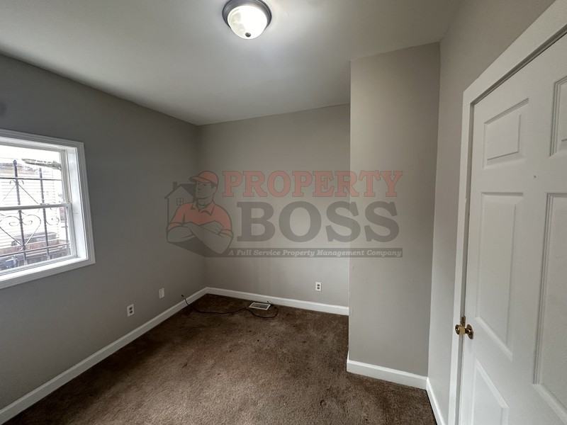 3931 Catalpa St Apt 1r - Photo 6 of 7