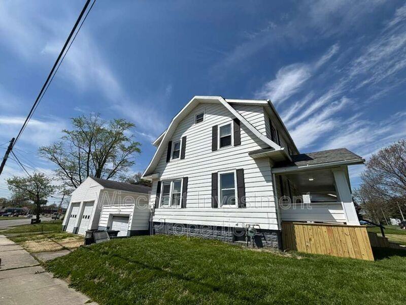 405 N Kenilworth Ave - Photo 2 of 10