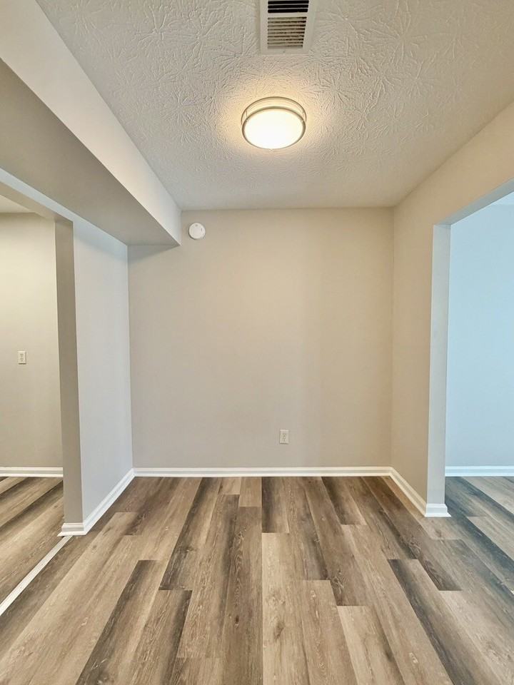 2035 Altamont Court - Photo 3 of 10