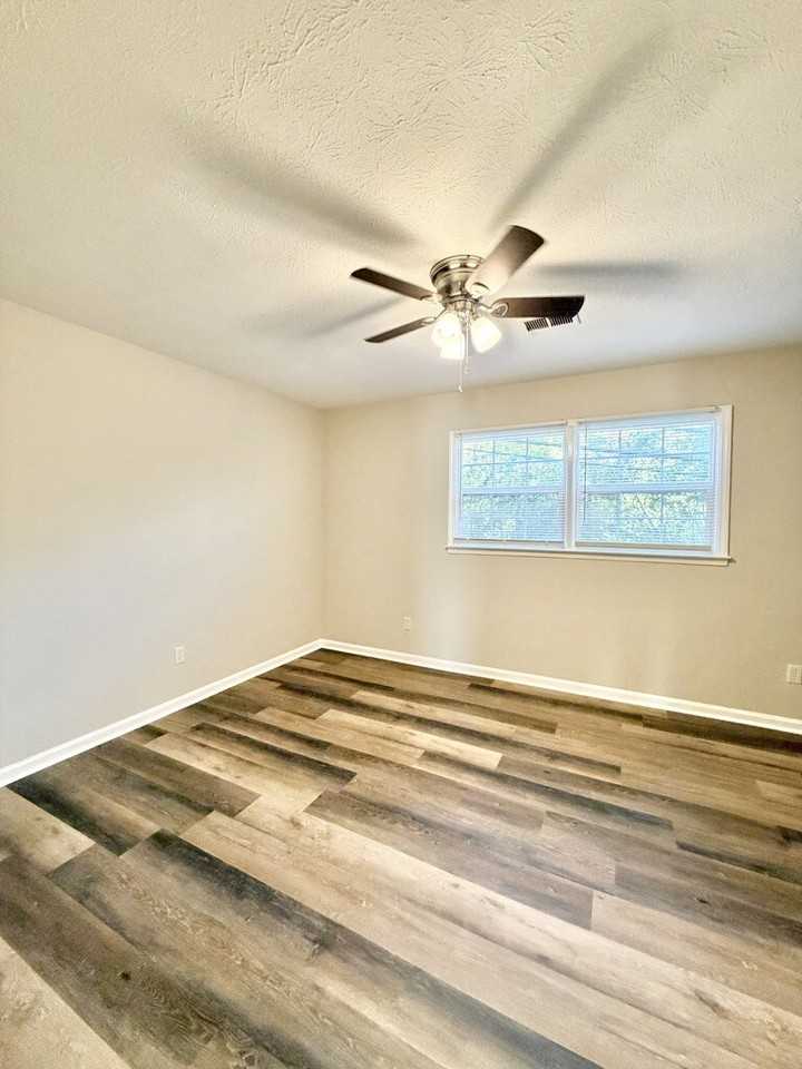 2035 Altamont Court - Photo 6 of 10