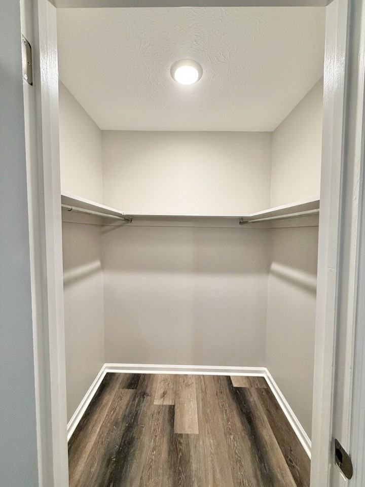 2035 Altamont Court - Photo 7 of 10