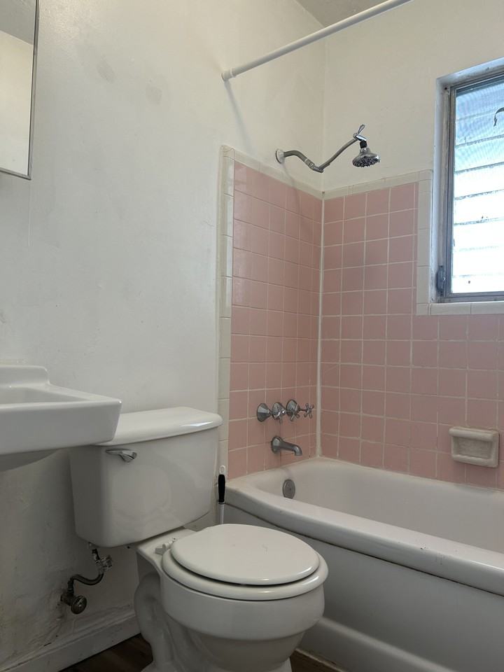 445 7th Ave N - Photo 7 of 7