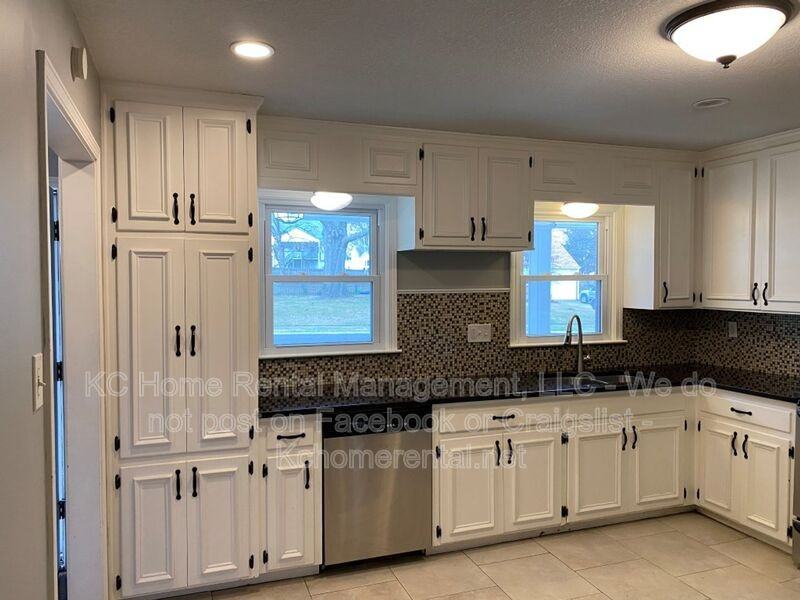 6809 Marty St - Photo 4 of 34