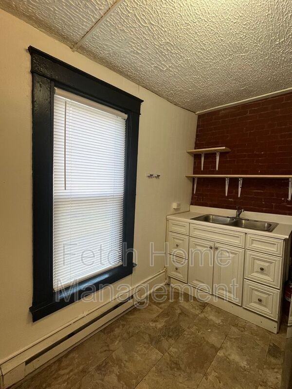 631 N Prince St - Photo 6 of 8