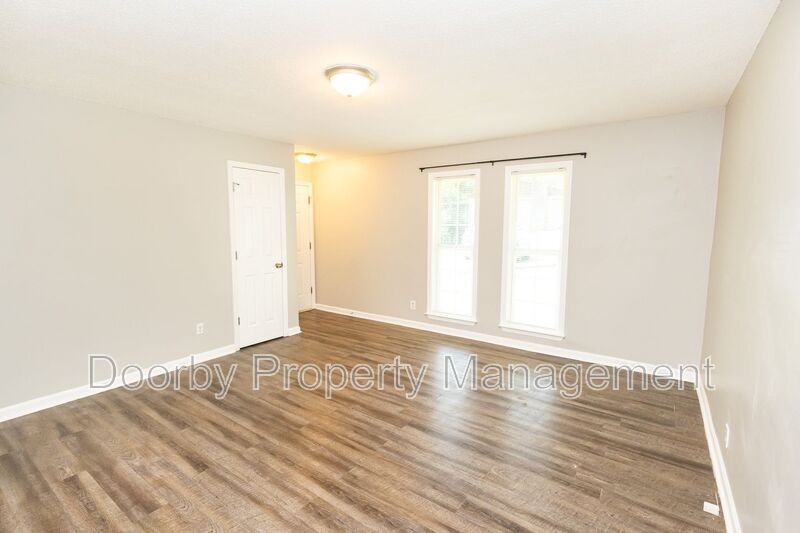 901 Forest Dale Ln #B - Photo 5 of 14