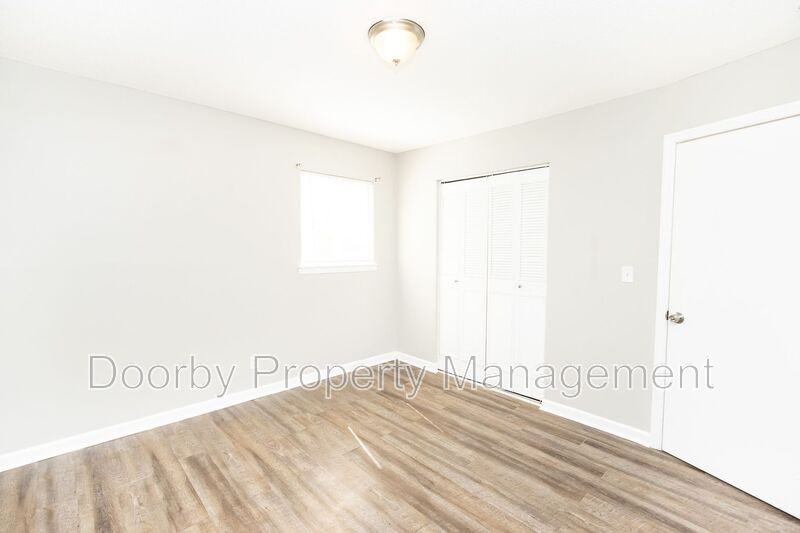 901 Forest Dale Ln #B - Photo 7 of 14