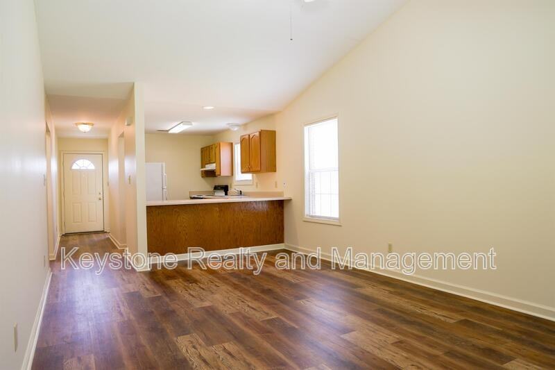 753 Sivley Rd - Photo 5 of 13