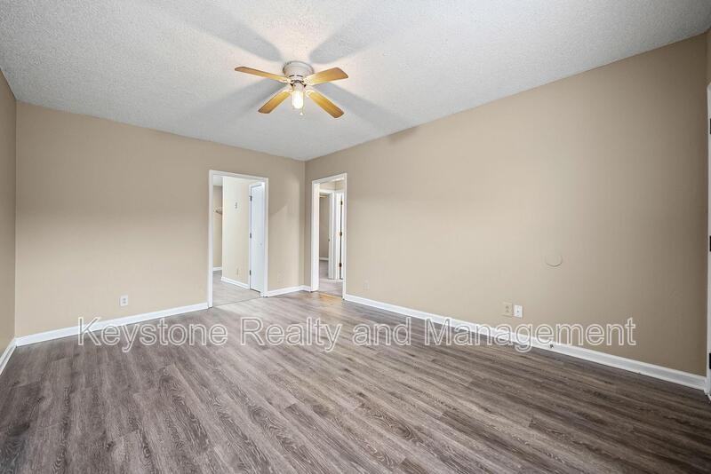 704 Peachers Dr #F - Photo 3 of 13