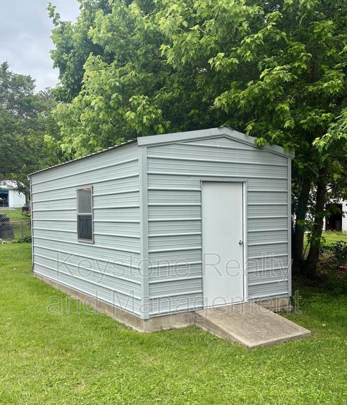 624 Vass Ln - Photo 3 of 9