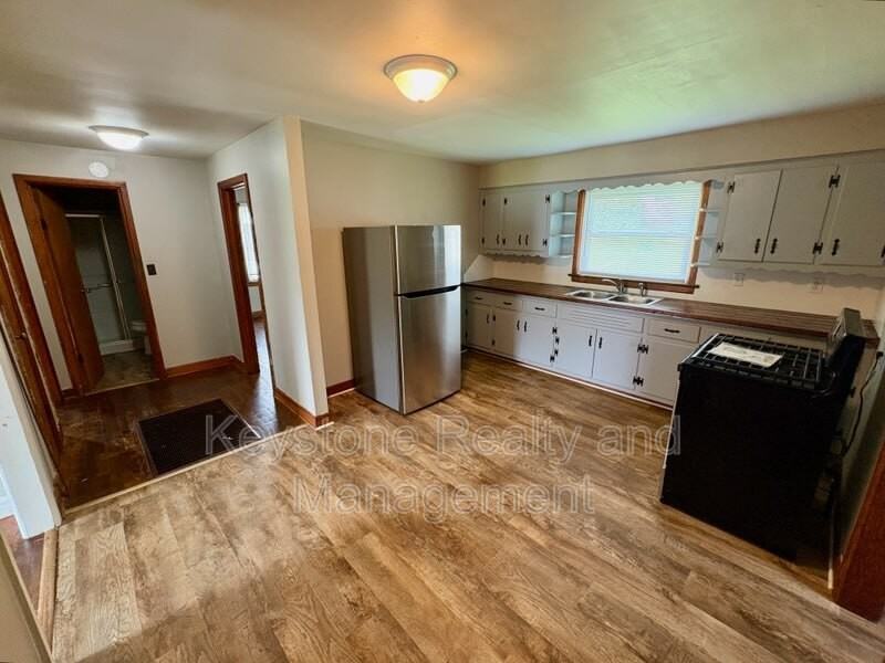 624 Vass Ln - Photo 4 of 9