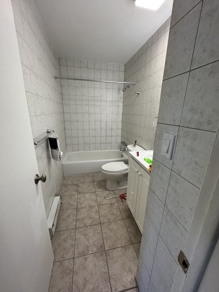 6978 Rue Hutchison #1 - Photo 7 of 10