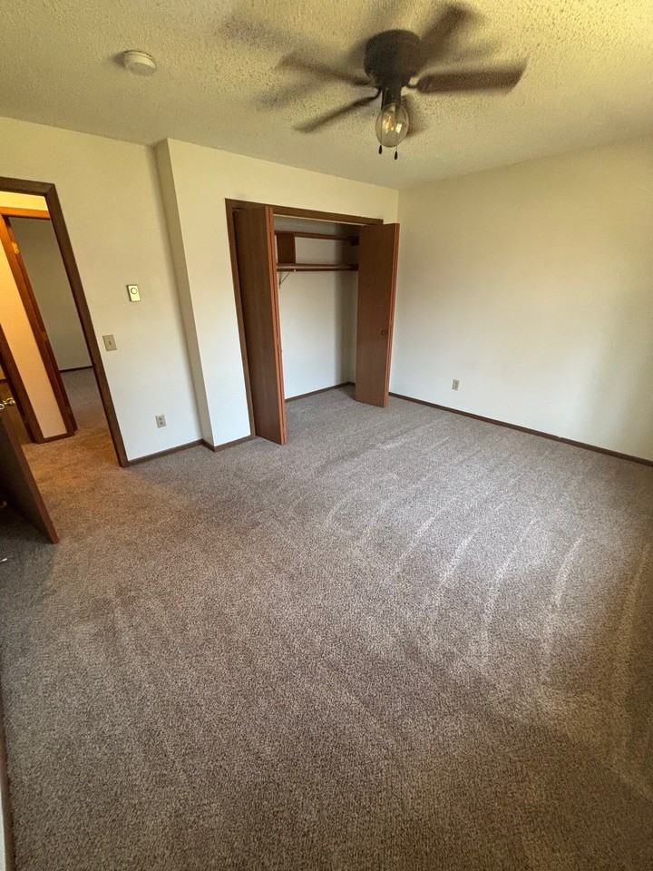 753 Helen Street - Photo 5 of 7