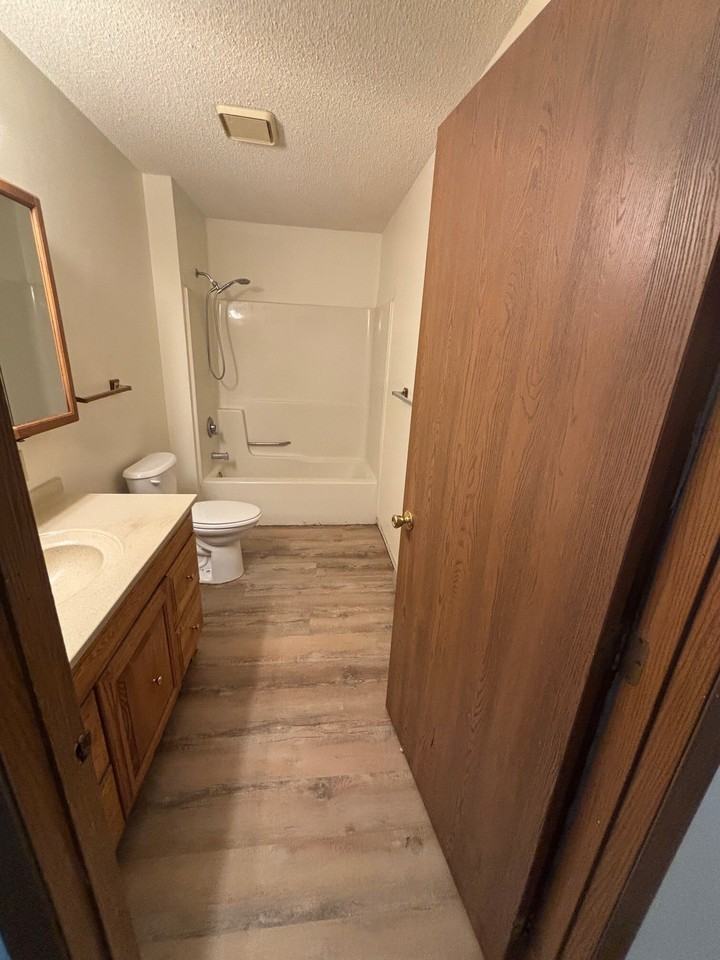 753 Helen Street - Photo 6 of 7