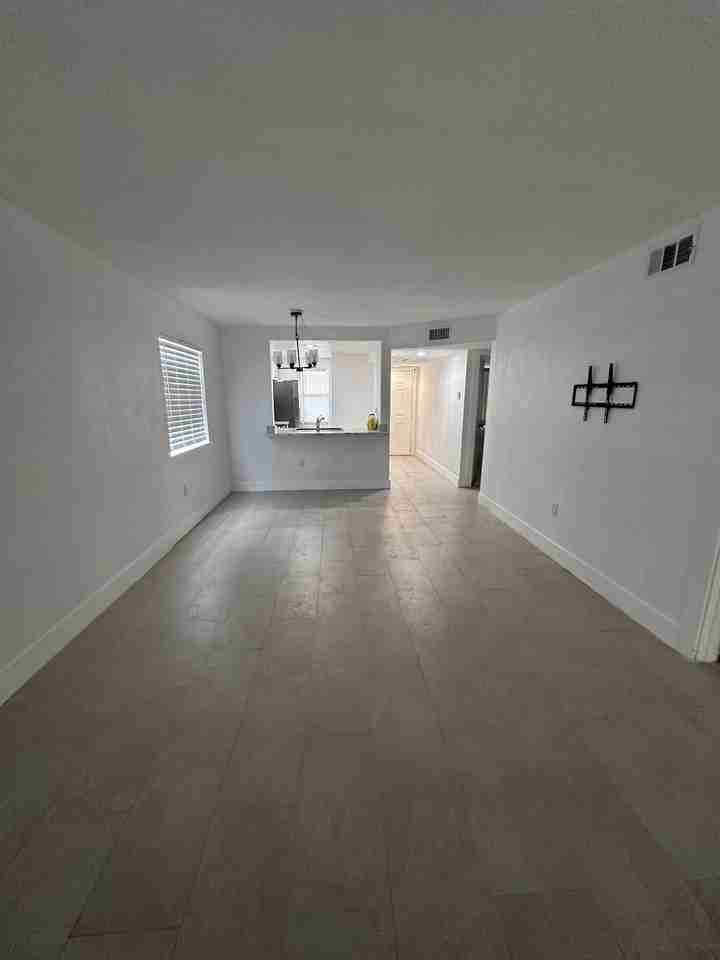 2070 Braman Ave - Photo 3 of 10