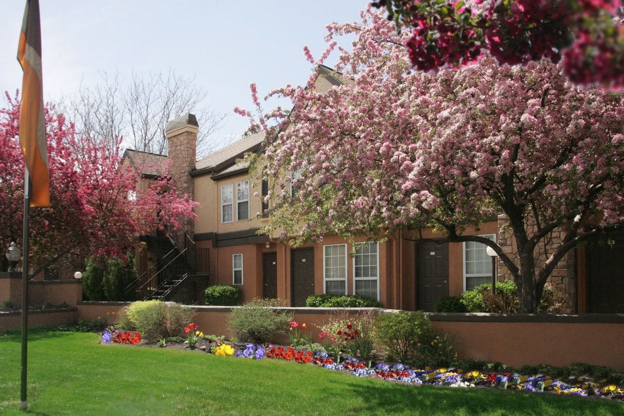 Vine Gate Apartments & Townhomes - Photo 3 of 37