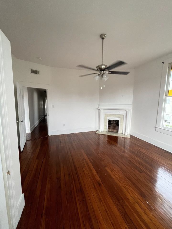 1303 General Pershing - Photo 3 of 18