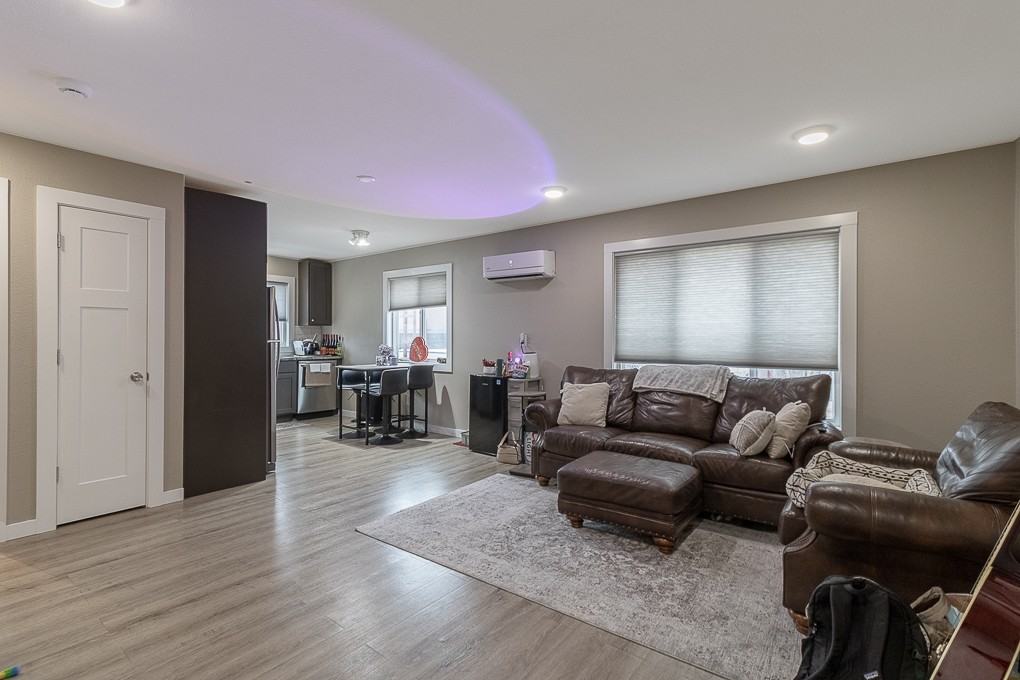 107 Grove Street - Photo 3 of 31