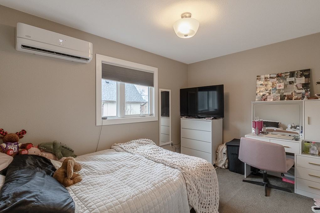 107 Grove Street - Photo 7 of 31
