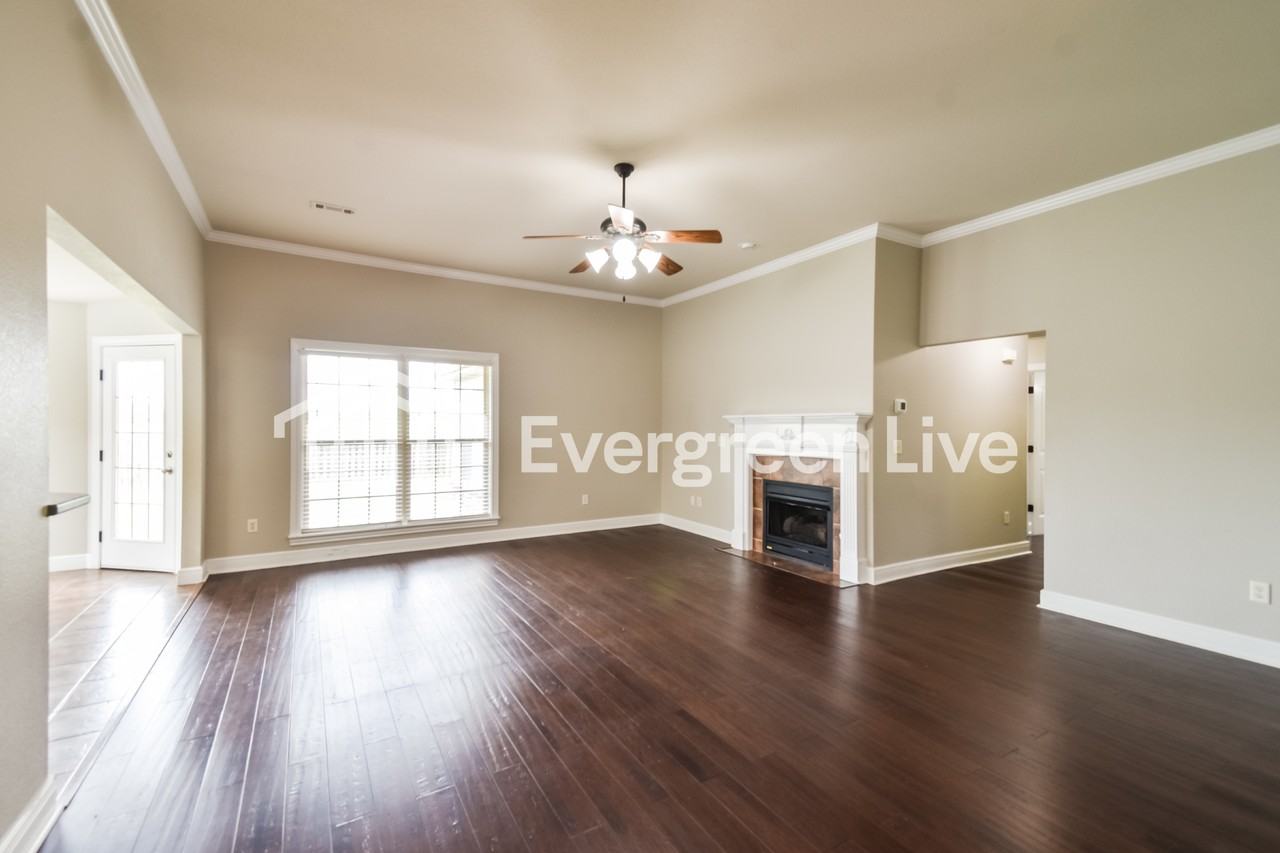 557 N Fox Meadows Ln - Photo 5 of 15