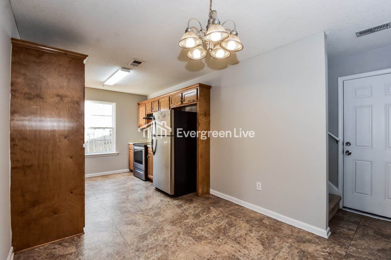 605 Harlequin Ct - Photo 4 of 15