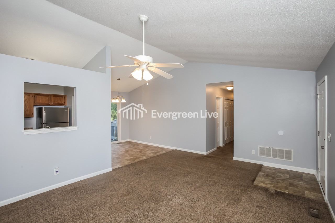 410 Clyde Ct - Photo 3 of 15