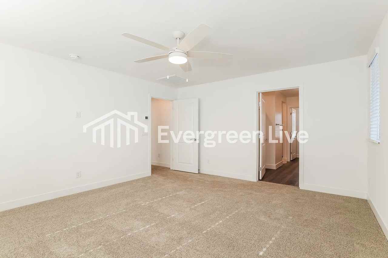 9117 N 181st Ave #13 - Photo 7 of 15