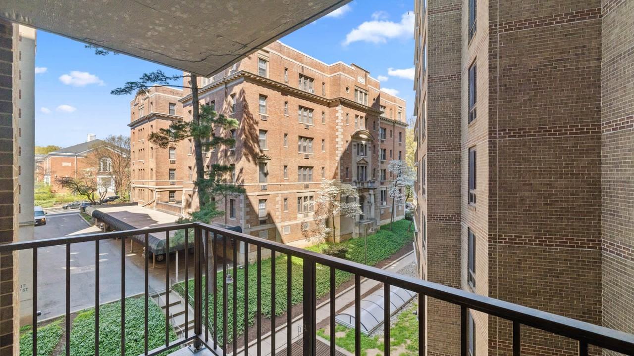 Connecticut Heights - Photo 3 of 50