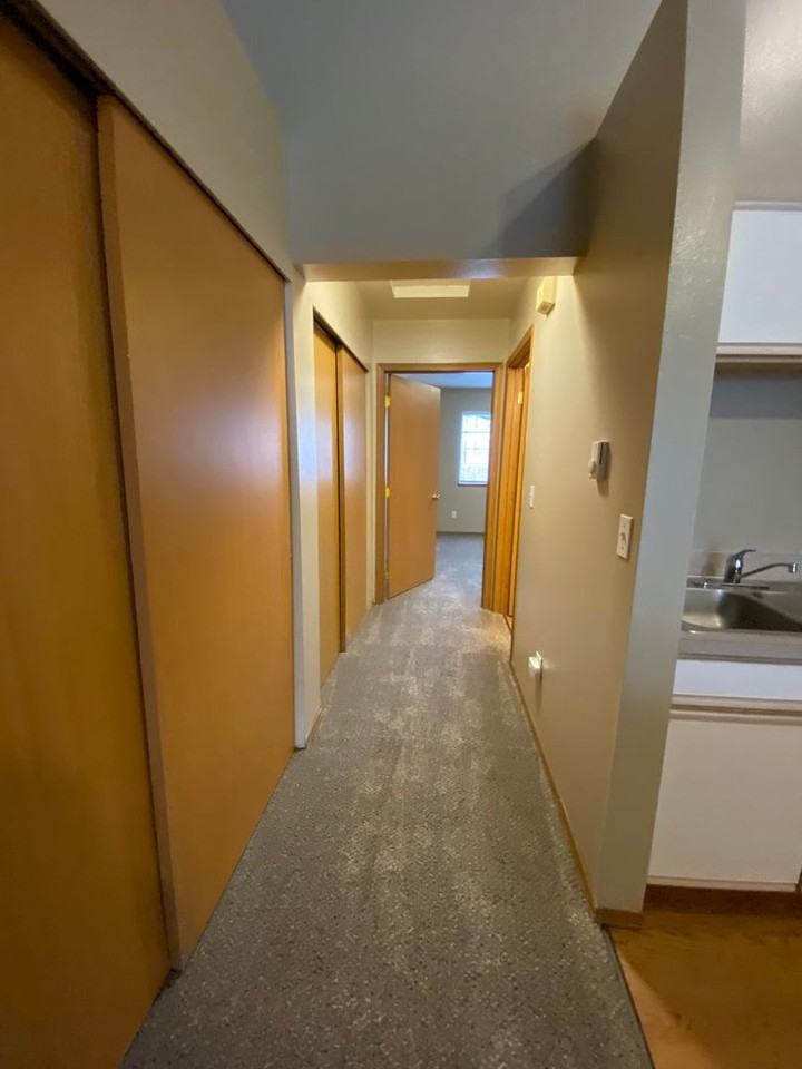 311 311 W Naches - 7 #7 - Photo 3 of 16
