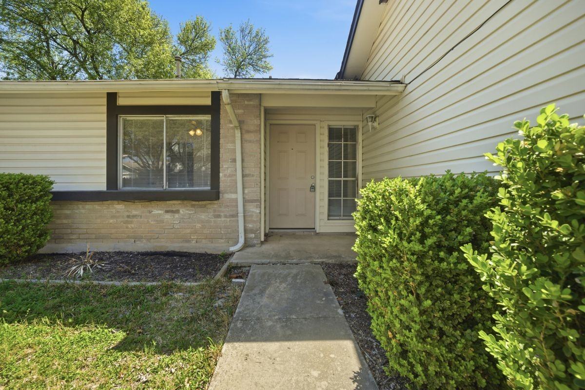 5722 Misty Gln - Photo 2 of 25