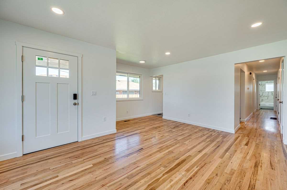634 Ne 19th Ave - Photo 5 of 20