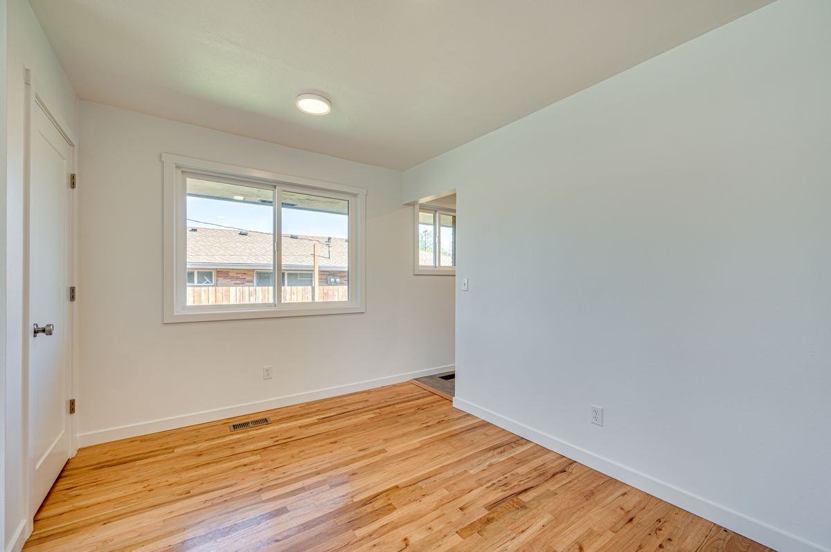 634 Ne 19th Ave - Photo 7 of 20