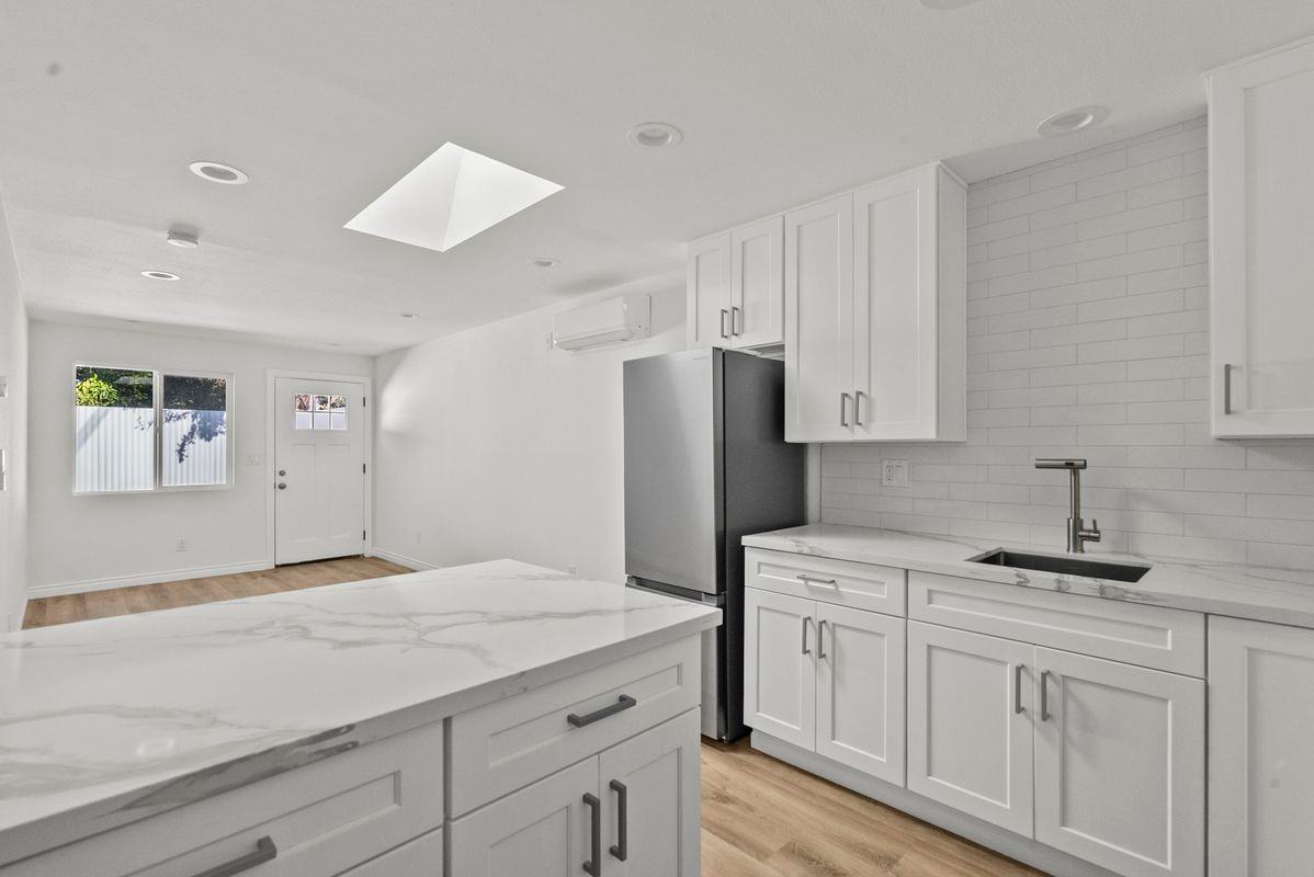 3668 2nd Ave - Photo 3 of 7