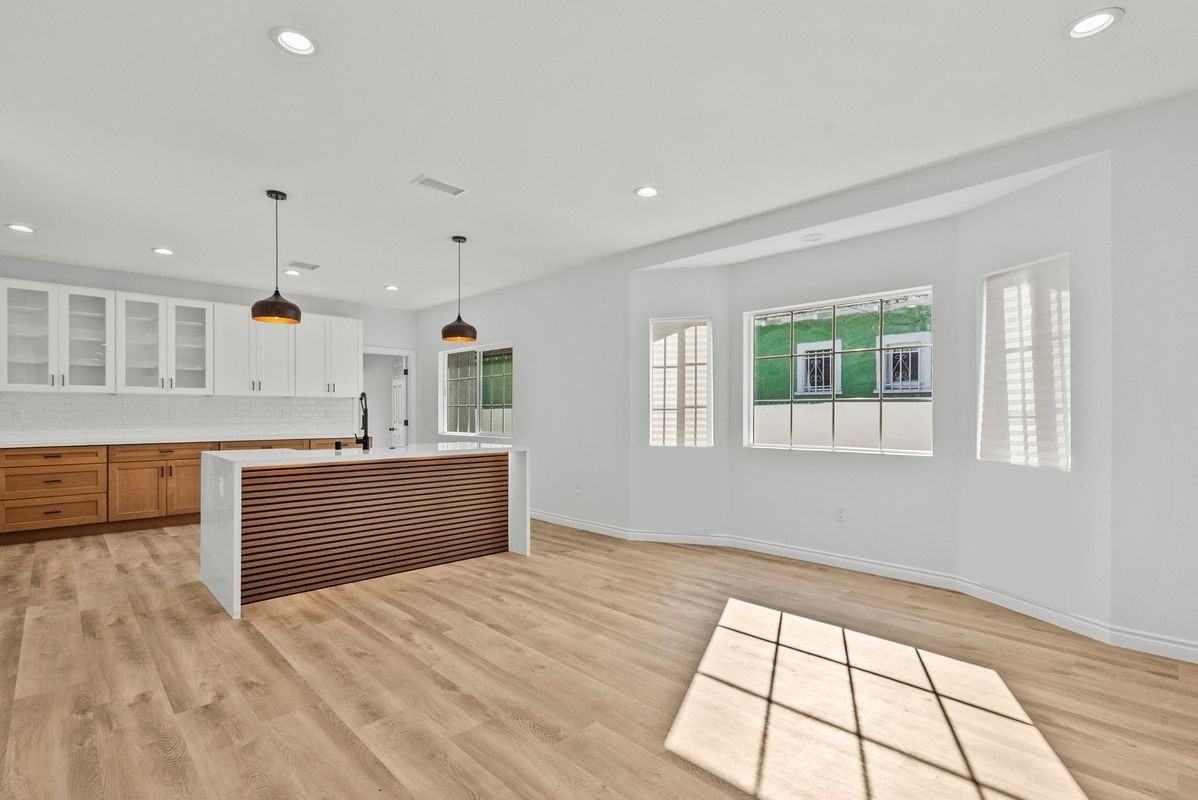 3666 2nd Ave - Photo 3 of 13