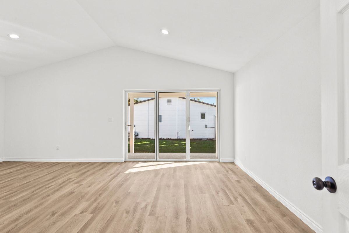 3666 2nd Ave - Photo 5 of 13