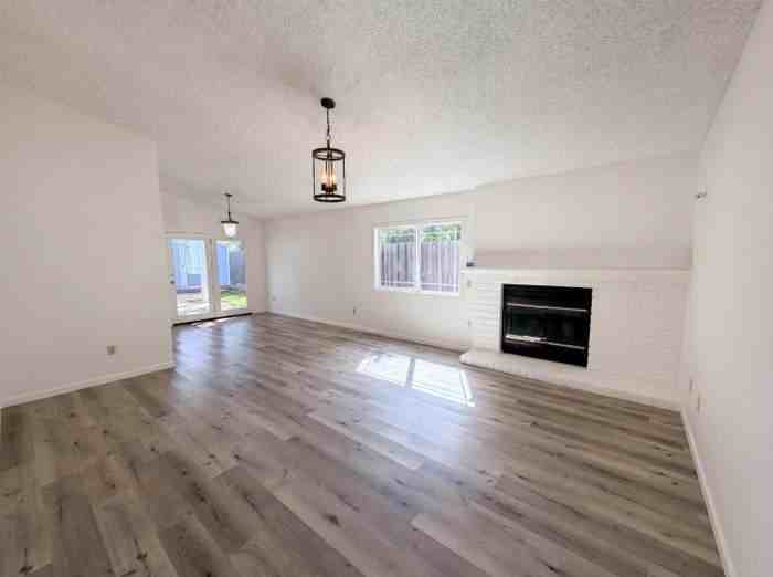 5901 Small Hill Ct - Photo 2 of 25