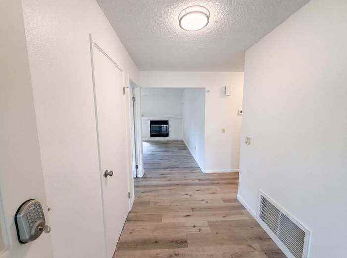 5901 Small Hill Ct - Photo 4 of 25