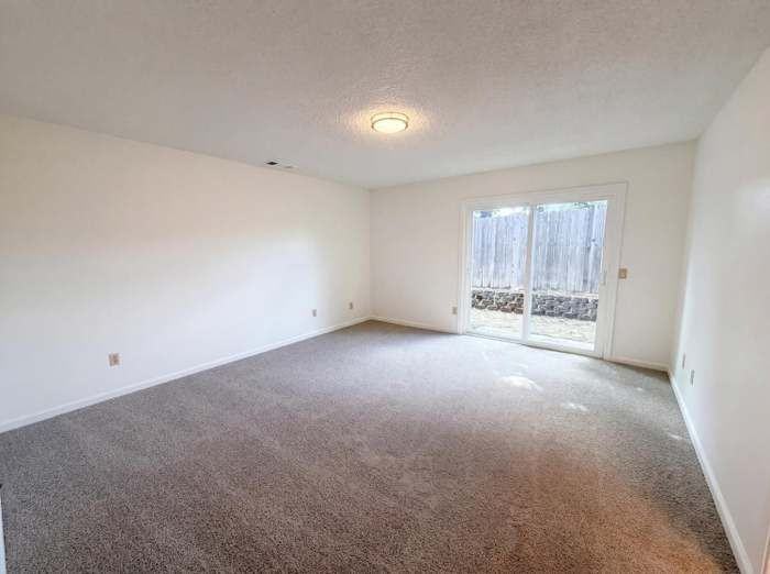 5901 Small Hill Ct - Photo 7 of 25