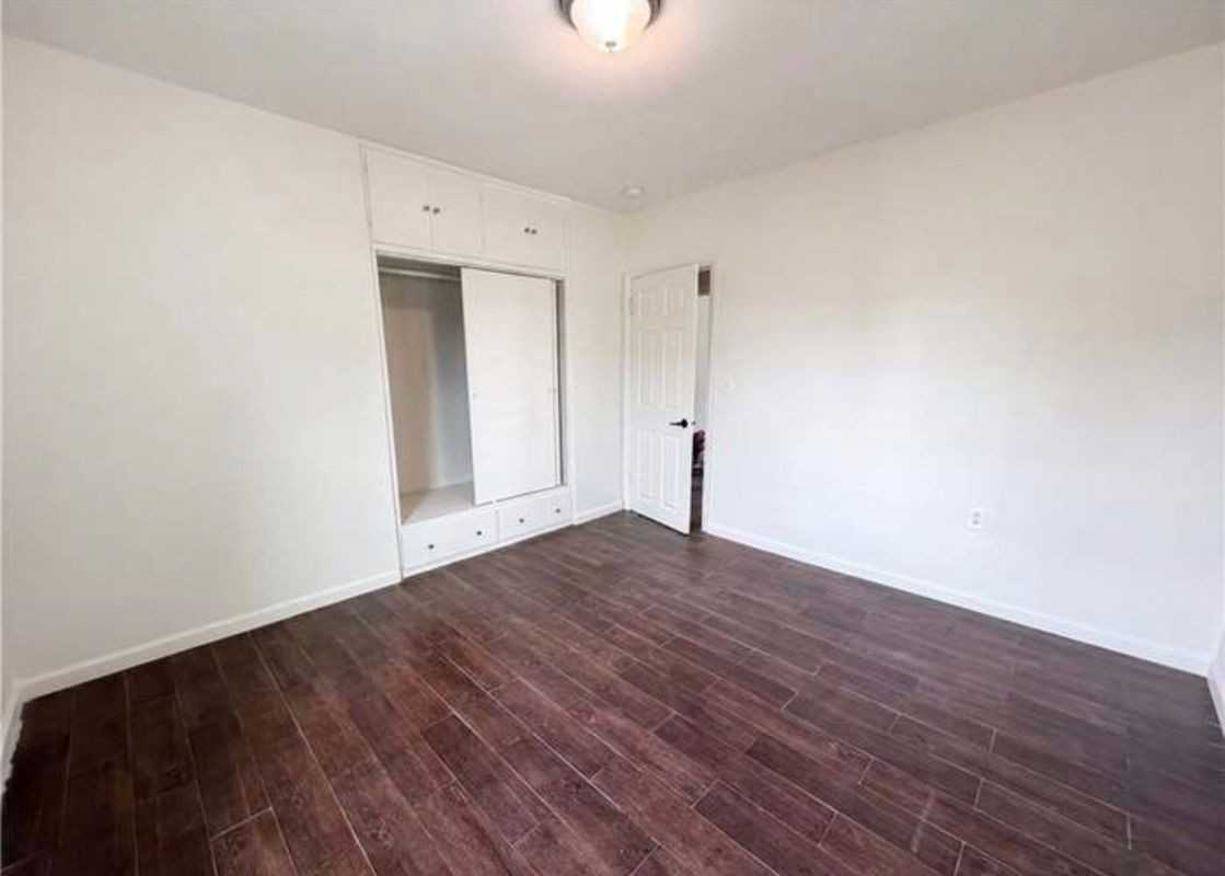 11950 Lee Ave - Photo 5 of 41