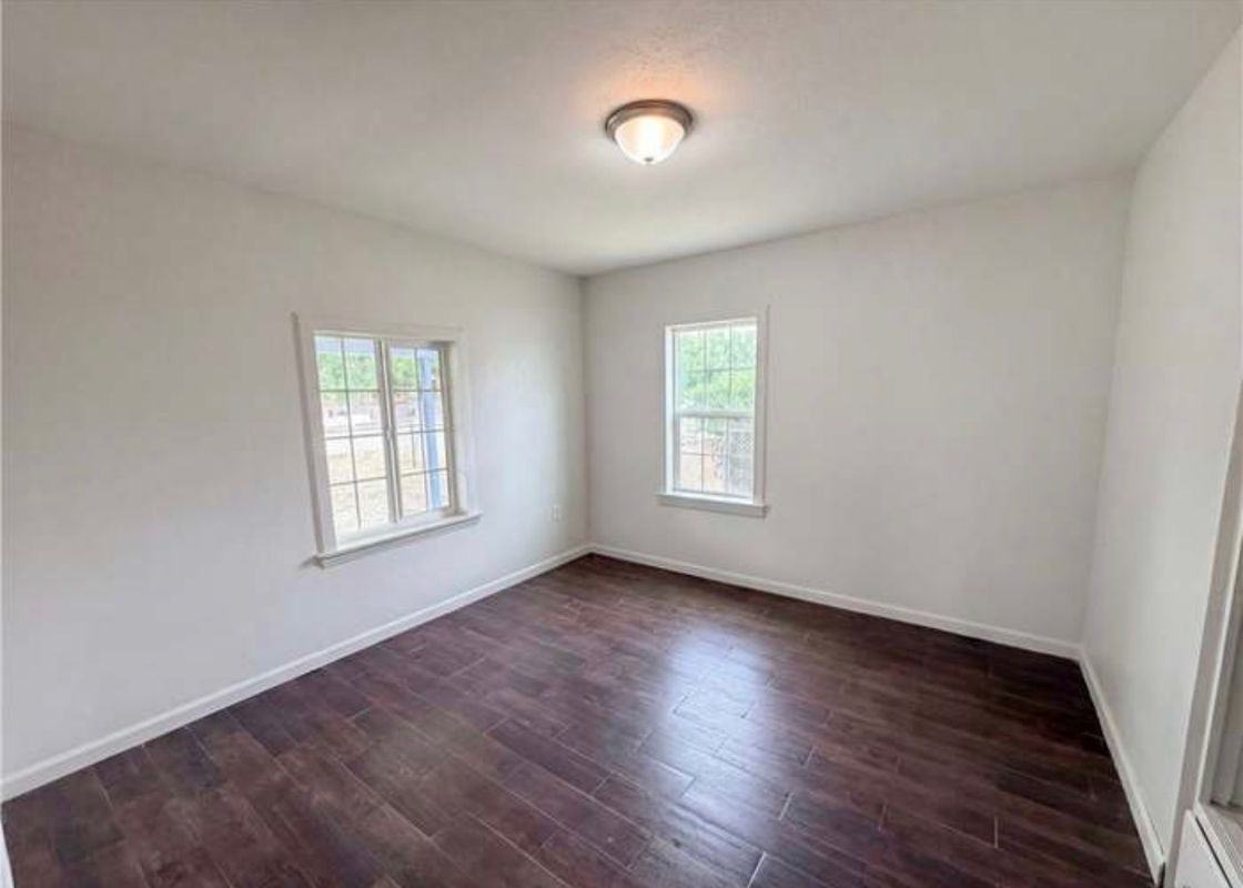 11950 Lee Ave - Photo 7 of 41