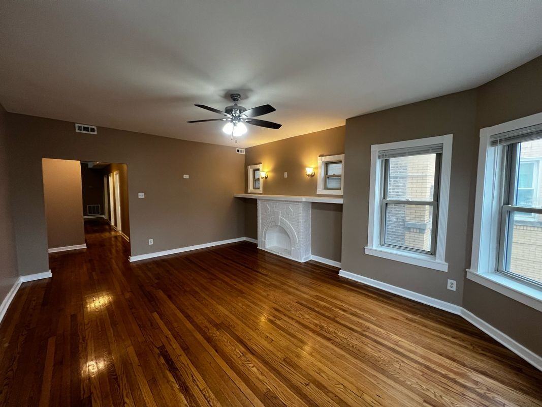 735 N Hamlin Ave ##1 - Photo 3 of 23