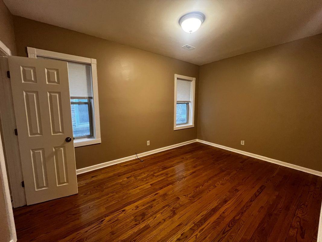 735 N Hamlin Ave ##1 - Photo 7 of 23