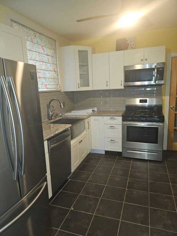 6332 Summer St - Photo 3 of 12