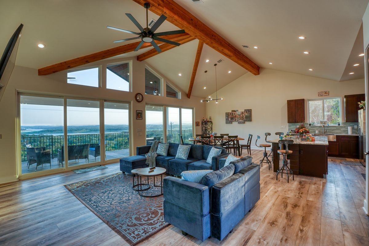 7002 Deepwood Dr - Photo 4 of 43