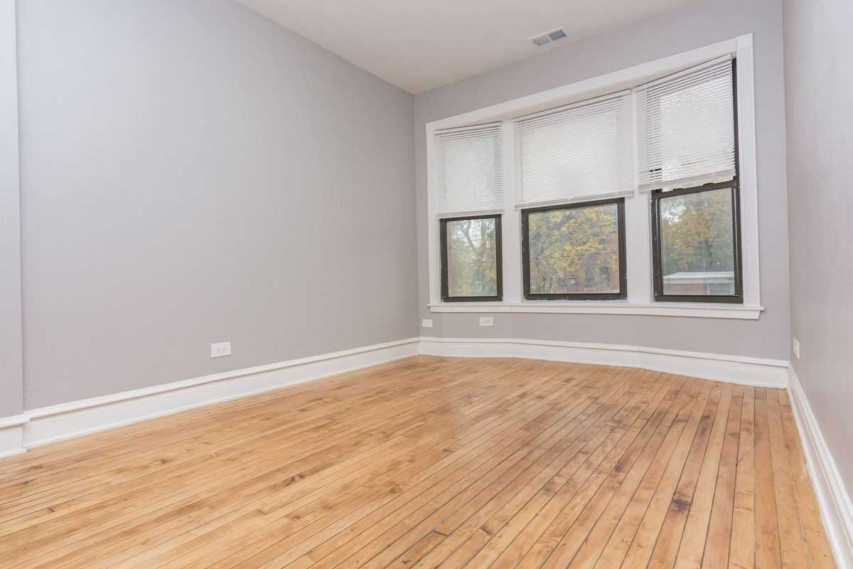 5048 S Laflin St - Photo 6 of 8