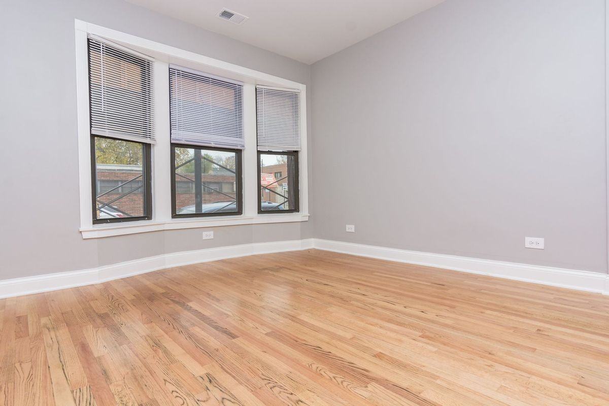 5048 S Laflin St - Photo 7 of 8